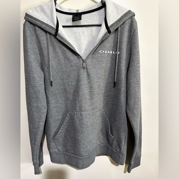Oakley 1/4 Zip Unisex Hoodie - Picture 1 of 9